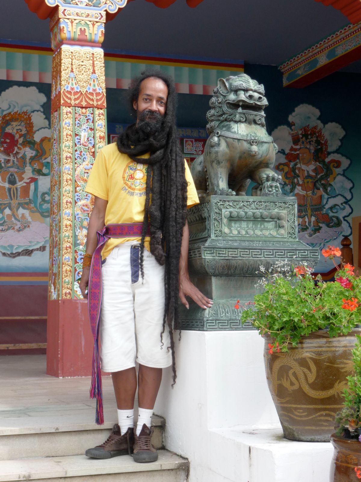 Le temple des 1000 buddhas : un sage avec des dreadlocks impressionnantes !