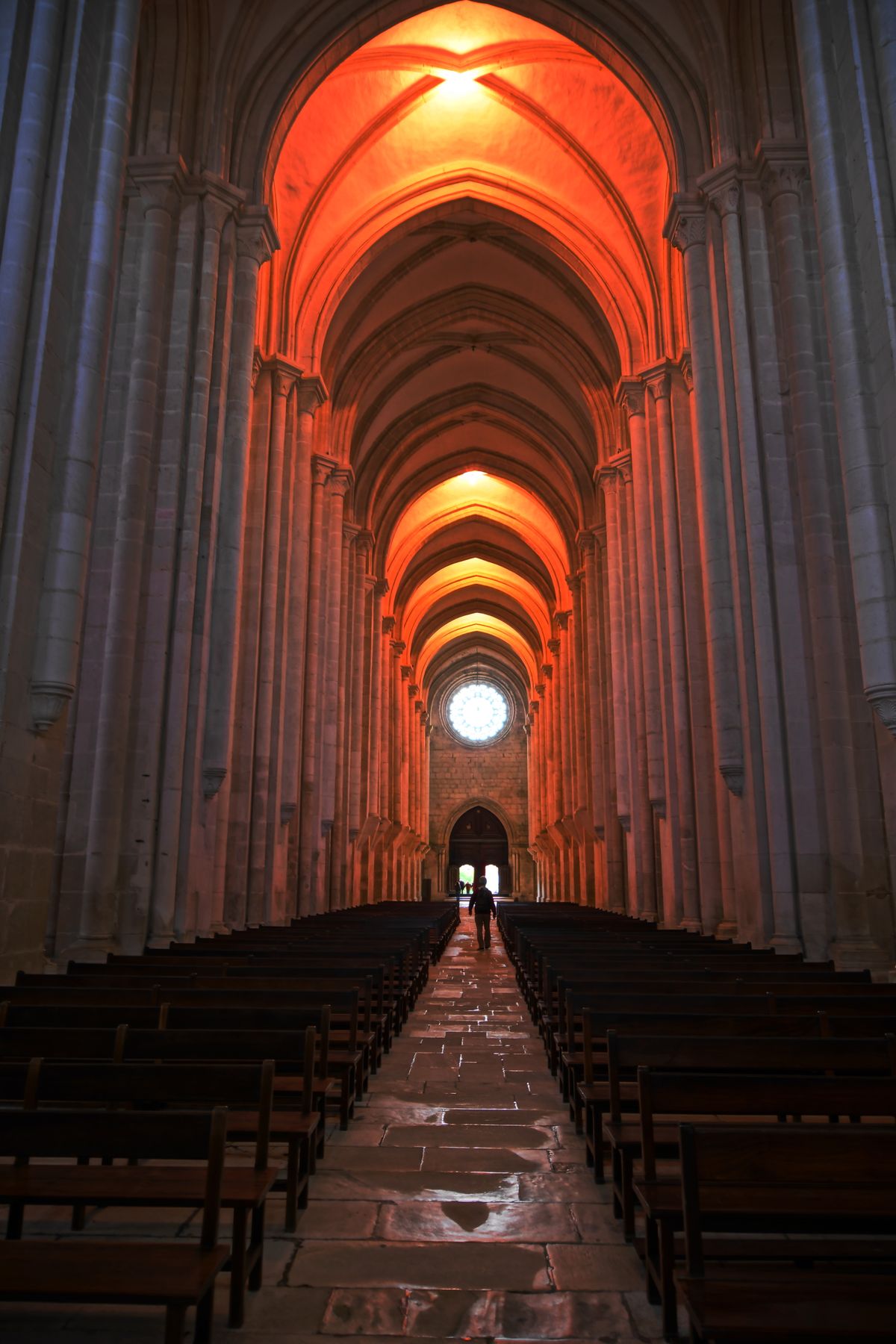 IGREJA-MOSTEIRO DE ALCOBAÇA-PORTUGAL, 25 MAIO 2014 - SONY SLT-A77V  F/3.5  1/6SEG.  ISO-50  24MM