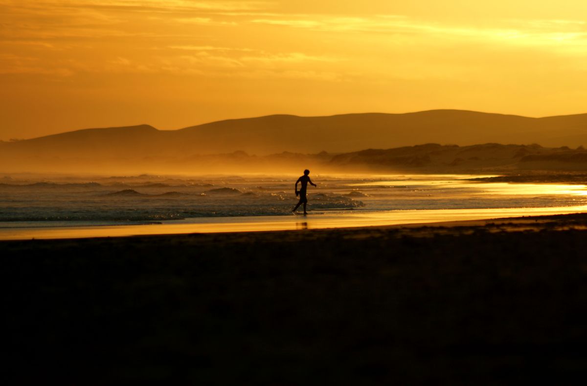 Beachrun at sunset