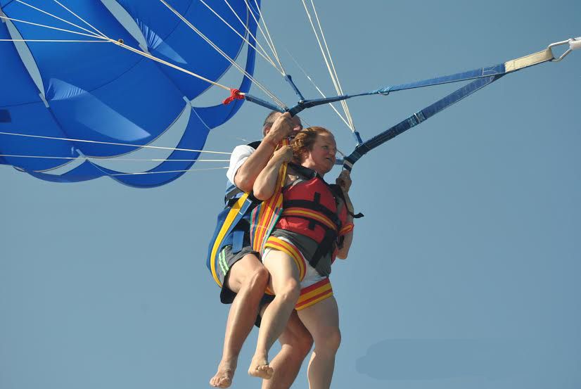 parasailing in Tunesie