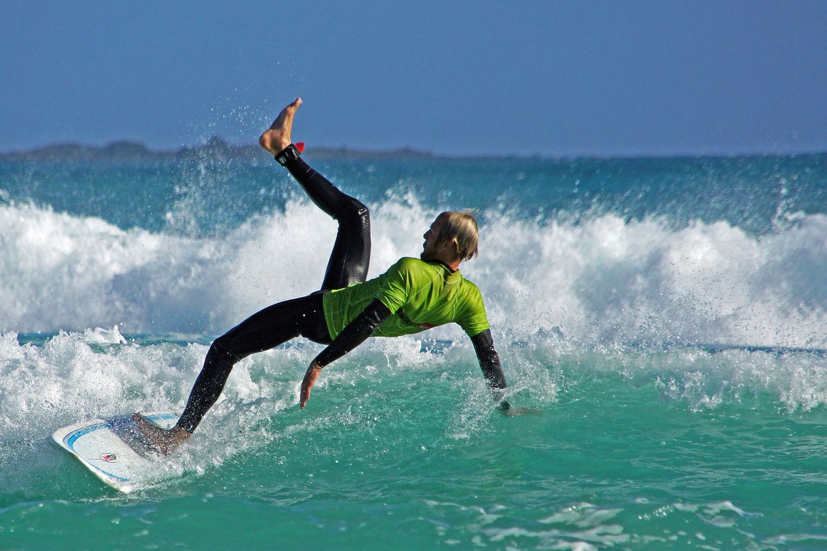 Wave boarding im Norden von Fuerteventura