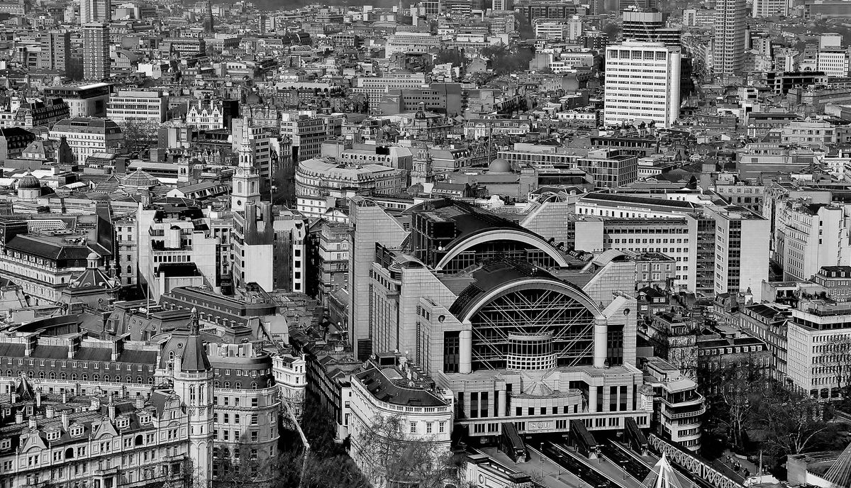 Alternative roof top view of London