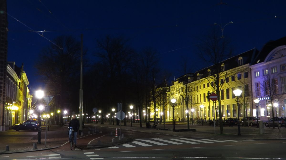 Het Lange Voorhout vanaf de Kneuterdijk