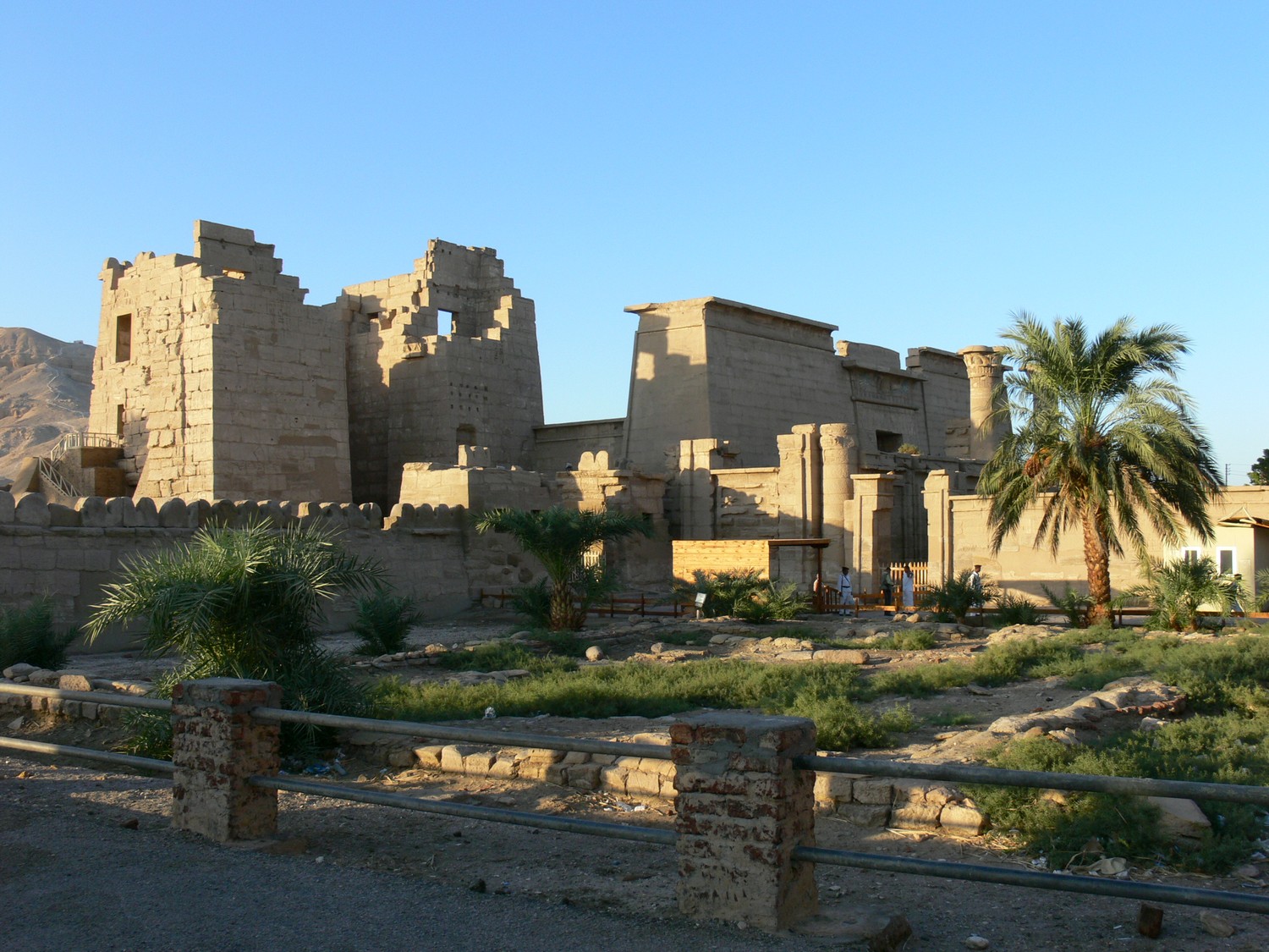 Medinet_Habu