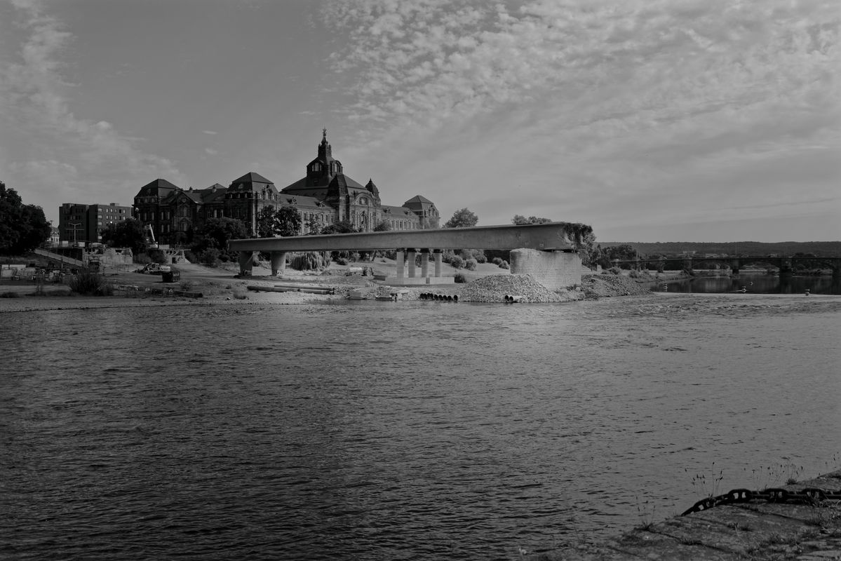Stand der Abrissarbeiten an der Carolabrücke, Dresden 07/2025